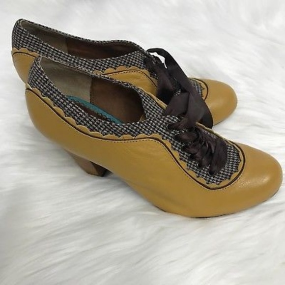 Mustard Oxford Booties - Picture 8 of 8